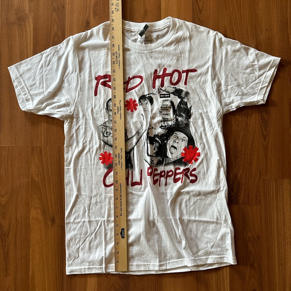 🎸 NWT Red Hot Chili Peppers 🌶️ T-shirt size Medium 🆕 Hot Topic 🎸 - Picture 6 of 6